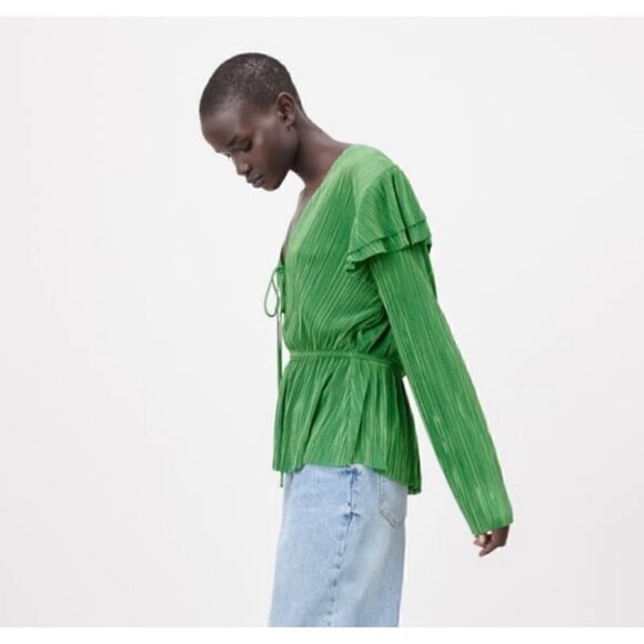 NWT Zara Green Ruffled Pleated Crinkled Long Sleeve Blouse, Size Small - Picture 2 of 13